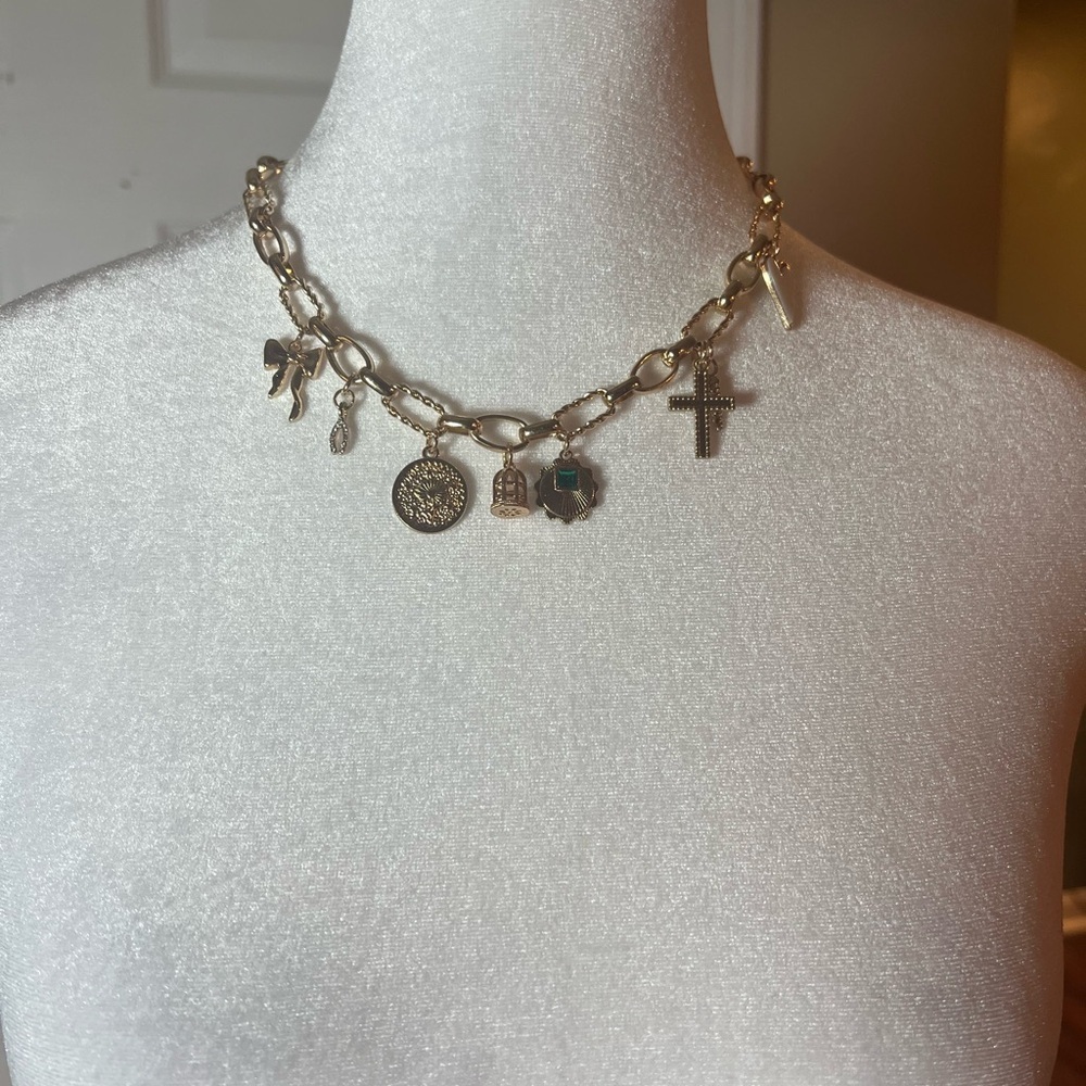 Fashion Jewelry Chunky Charm Necklace Gold  18"